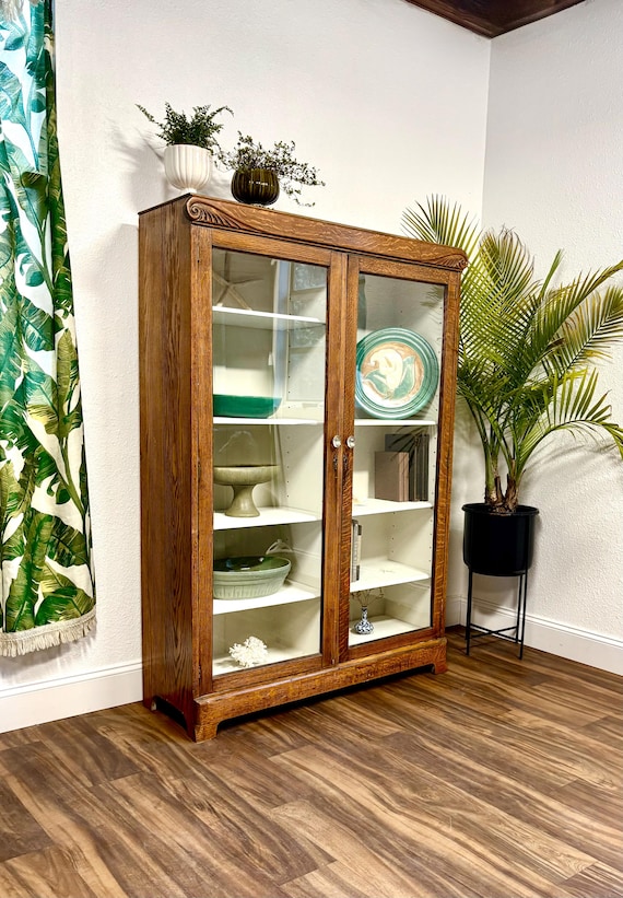 Antique Oak Bookcase Cabinet Arts & Crafts / Art Nouveau Style Divided Display circa 1900, SHIPPING INCLUDED