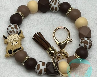 Highland Cow Silicone Beaded Wristlet,Silicone Bead Keychain,Handmade Wristlet,Cute Cow Wristlet,Gift For Her,Custom Jewelry,Car Keychain