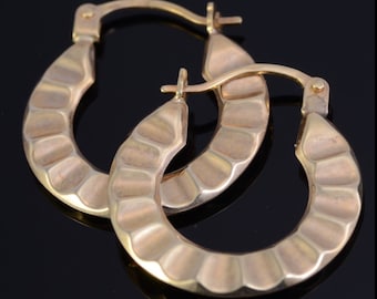 133 New, 10k Yellow Gold Scalloped Hoop Earrings NWT, MSRP 199.99