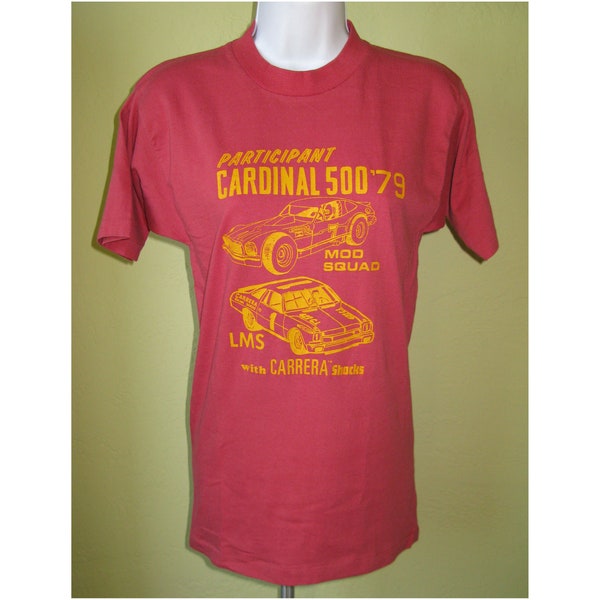 Vintage Racing T-Shirt Cardinal 500 Participant 1979 Carrera Shocks Mod Squad