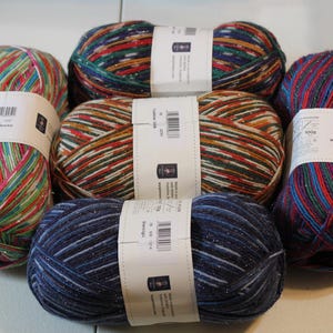 West Yorkshire Spinners Signature WYS new Yuletide + all Christmas Sparkle 4ply glitter 75% wool 23 nylon 2 poly 100 g 437 yds superwash