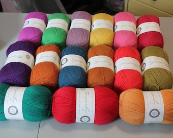 WYS West Yorkshire Spinners 15 colors 75% wool 25 nylon 100 grams 437 yd superwash wash at 82 degrees F