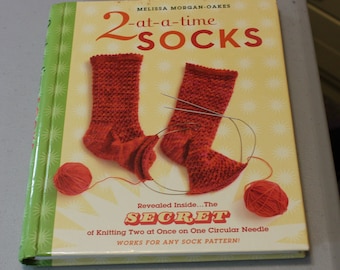 OC4: Two 2 at a time Socks magic loop Melissa Morgan-Oakes spiral Storey Pub 97815801766910 pub 2007