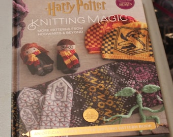 OC7: Harry Potter Knitting Magic Official Knitting Pattern Book WB Insight Ed 9781647221690