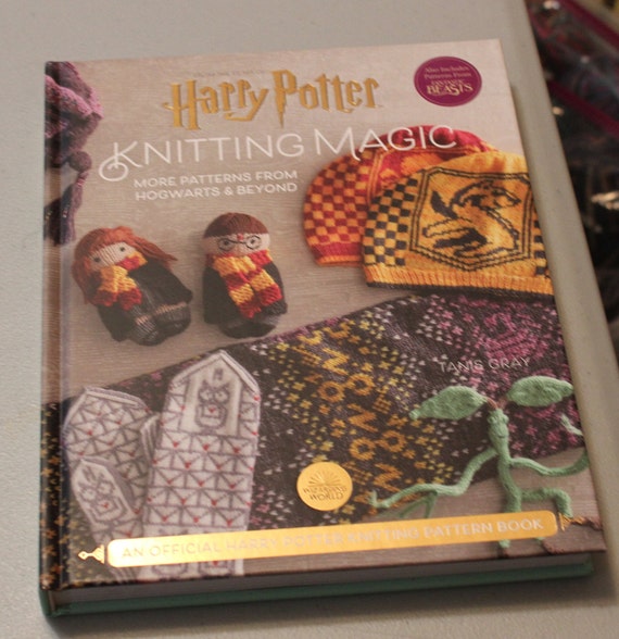 Harry Potter Knitting Magic: The Official Harry Potter Knitting