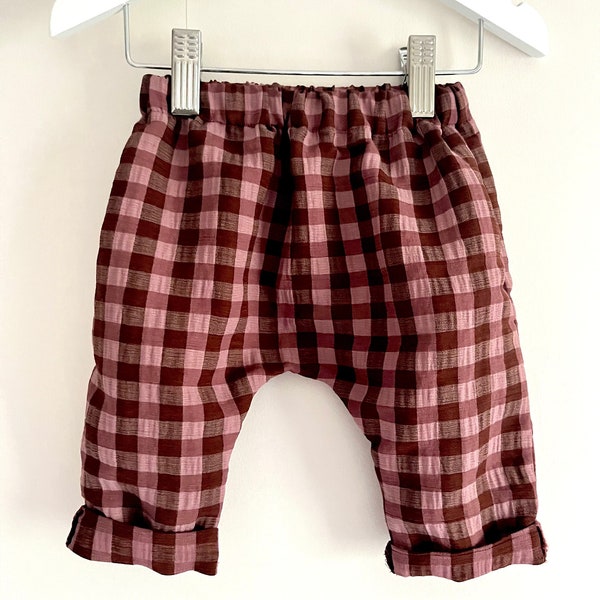 Pantalon bébé unisexe durable fabriqué à la main en vichy rose café, sarouel d'automne pour enfants, pantalons pour enfants, pantalons pour tout-petits, vêtements pour bébés