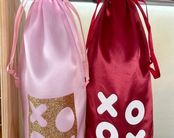 XOXO Love Wine Bags for Wedding, Housewarming, and Wine Lovers