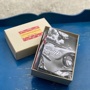 Boxset mit 12 gefalteten 3,5" x 5" Karten mit Oldtimer-Farbfotos, ideal für jeden Anlass, einschließlich Vatertag, Vatertag, Garage, Autoliebhaber.