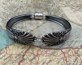 Spoon bracelet, Vintage Silverware jewelry, Upcycled silverware handle bracelet