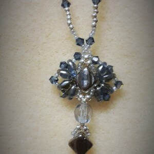 Patroon Inara-hanger en oorbellen