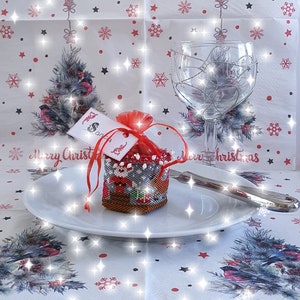 Festive Favours Ornament Pattern