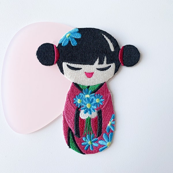Japanese Girl in Traditional Clothing Patch, Kawaii Iron-on Embroidered Patch Badge, Pink Japanese Cloths Applique