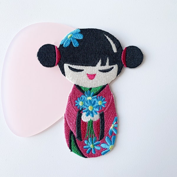 Fille japonaise en patch de vêtements traditionnels, badge patch brodé thermocollant Kawaii, applique de tissus japonais roses