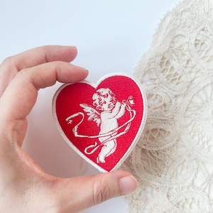 Vintage Cupid Heart Embroidered Iron-On Patch – Retro Cherub Valentine Aesthetic Applique for Jackets, Bags, Clothes, DIY Fashion & Gifts