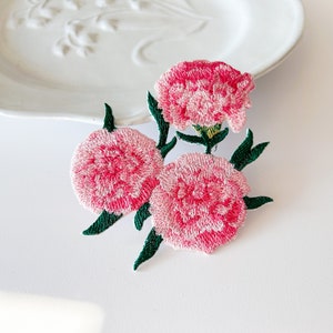 Toppa termoadesiva a forma di garofano, applique ricamata con fiori di nascita di gennaio, regalo decorativo con fiori di nascita, toppa con fiori rosa romantici per vestiti e borse