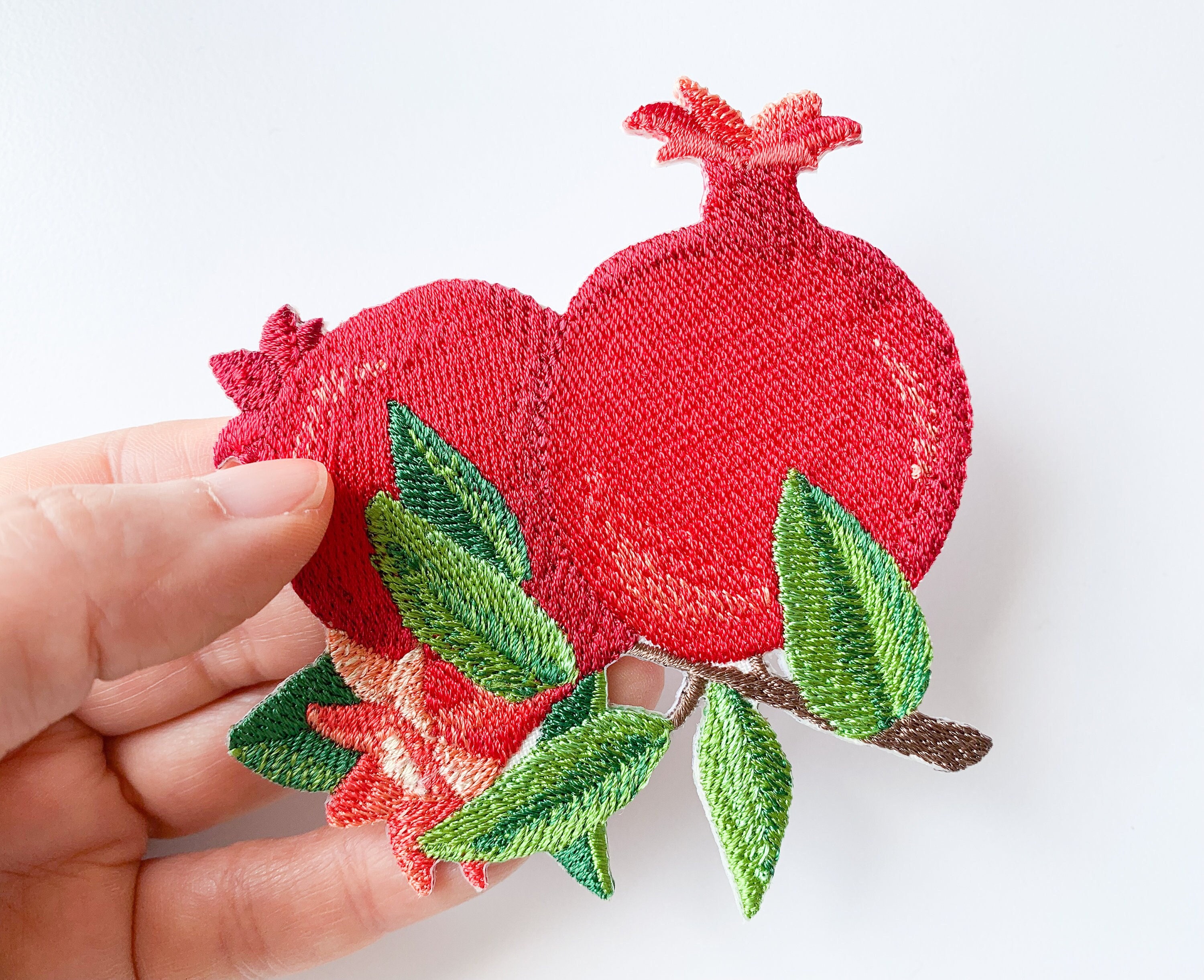 Pomegranate Embroidered Iron on Patch, Summer Red Fruit Applique Patches for Tote Bag Apron Pouch Jacket Hat, Home Decor DIY Embroidery