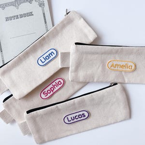 Étui à crayons en toile personnalisé avec badge nominatif - Pochette brodée personnalisée pour étudiants, professeurs, enfants, articles de fête et cadeaux