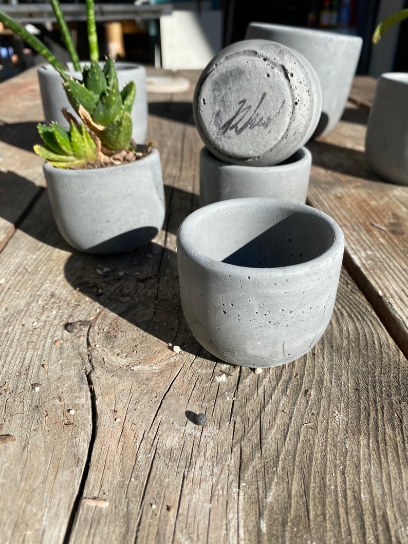 2 Round Concrete Pot Charcoal image 1