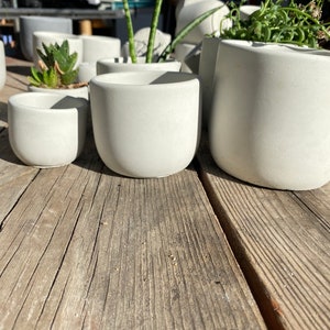 4 Round Concrete Pot Natural image 3