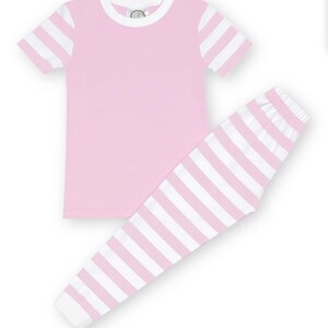 Monogram vårpyjamas, påskpyjamas, matchande pyjamas, familjepyjamas, tulpanblommonogram, kortärmat och byxset bild 8