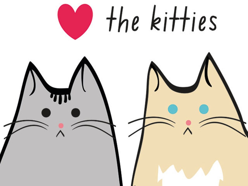 Pu&ograve; includere: Un'illustrazione semplice di due gatti con il testo "the kitties" e un cuore rosso sopra di loro. Il gatto a sinistra &egrave; grigio e il gatto a destra &egrave; beige.