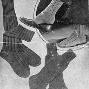 Peut inclure: Une image en noir et blanc d'un modèle de tricot pour des chaussettes pour hommes. Le modèle est pour des chaussettes de longueur été ou hiver, faites avec de la laine 3 ou 4 fils ou de la laine à chaussettes avec du nylon. Le modèle s'appelle "Weldons Knitwear A394".