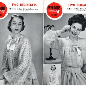 Könnte beinhalten: Zwei Vintage-Strickmuster für Bettjacken. Die Muster stammen von Weldons Knitwear und sind für Brustgrößen von 31 bis 35 Zoll. Die Muster zeigen ein Spitzenmuster und eine Schleife.