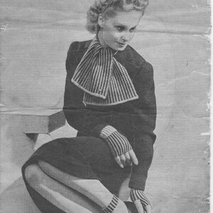 Peut inclure: Un modèle de tricot noir et blanc pour une écharpe, des gants et des chaussettes. Le modèle s'appelle "Bestway Leaflet 993 3d" et nécessite 6 onces de fil 3 fils pour la couleur principale et 2 onces de fil contrasté.