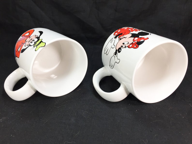 Pair of Vintage Disney Coffee Tea Ceramic Cups Mugs Minnie Mouse