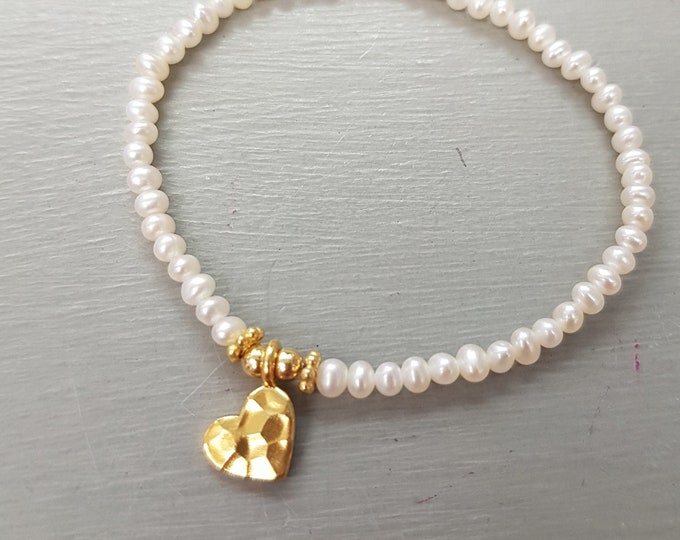 Tiny Freshwater Pearl stretch bracelet Gold Fill hammered heart and real white seed pearl bracelet June Birthstone jewellery gift for her