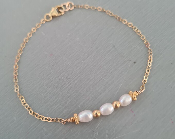 Tiny Freshwater rice Pearl bracelet in Sterling Silver or 14K Gold Fill - June Birthstone jewellery gift for her or mum
