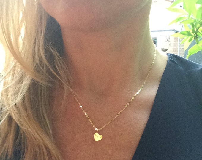 Tiny 24K Gold Fill heart necklace, small Gold hammered heart necklace simple Gold heart choker dainty gold pendant necklace jewellery gift