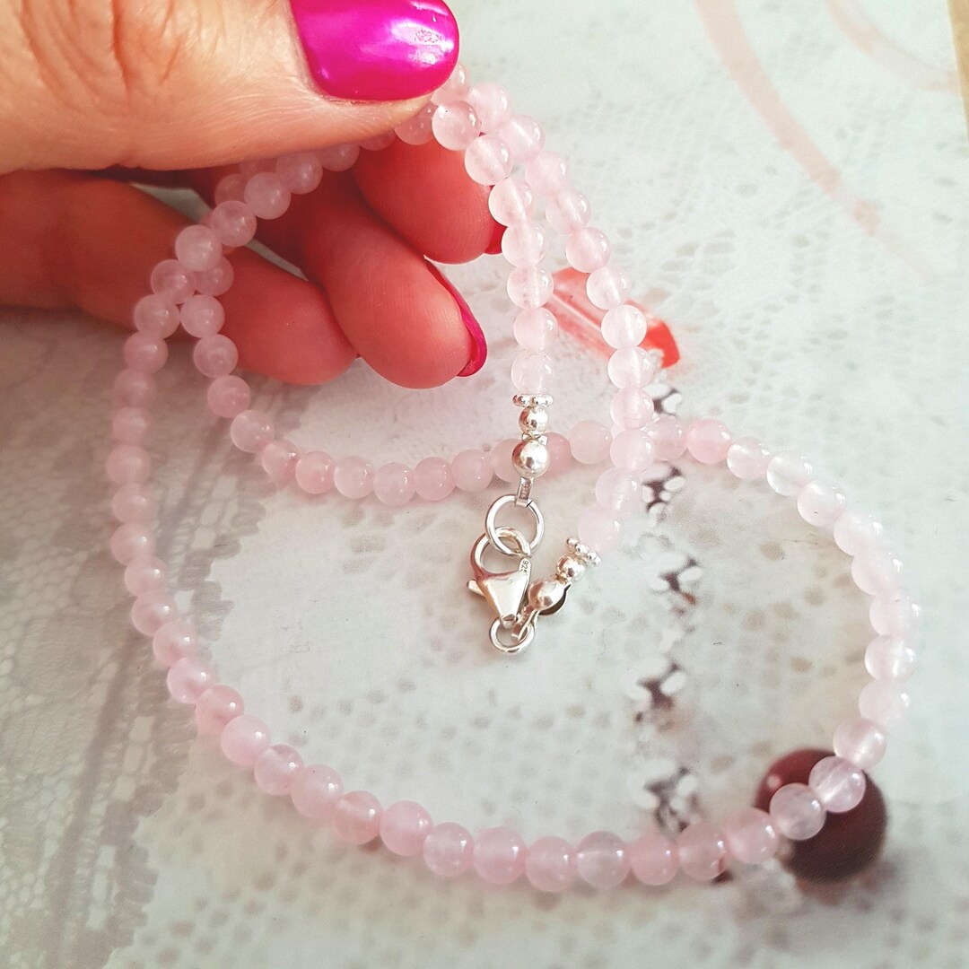 Collier avec pendentif trilogie en pierre naturelle et perles de culture d'eau douce 9/10 mm