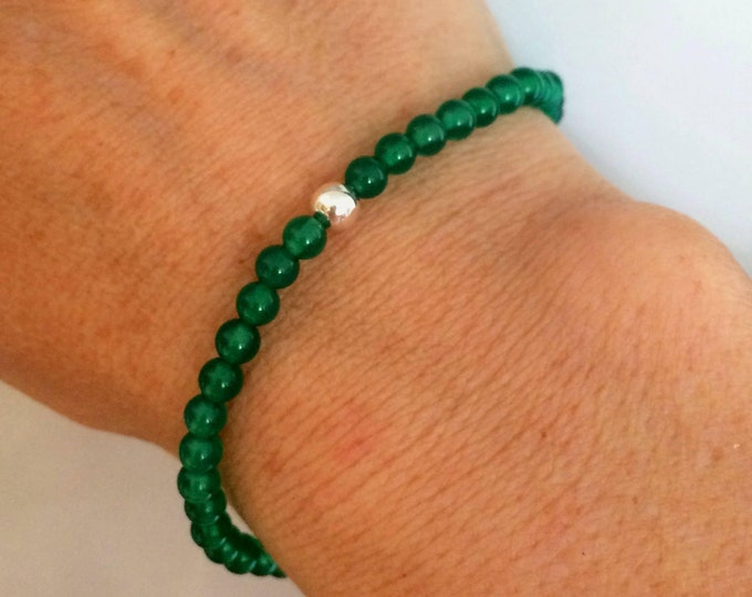 GREEN ONYX stretch Bracelet Sterling Silver or Gold Fill tiny bead Bracelet, small Beaded heart Chakra bracelet Green Onyx jewellery gift