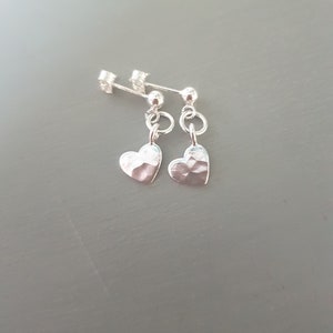 Tiny Sterling Silver hammered heart earrings small Silver heart stud earrings simple earrings dainty Silver drop earrings Heart jewellery