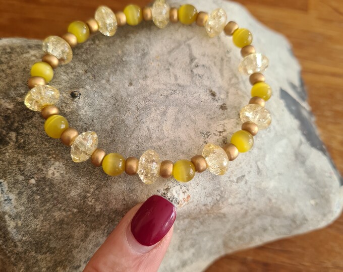 Yellow Glass stretch bracelet with crackled and yellow cats eye beads and matt gold seed beads stacking bracelet gift for her mum girl