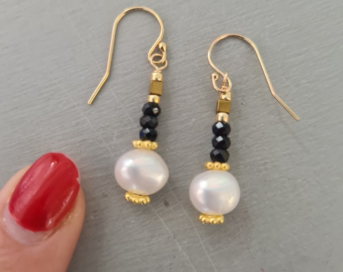 Freshwater pearl earrings with black Spinel beads 14K Gold Fill Black and white earrings unique real Baroque pearl jewellery gift for mum