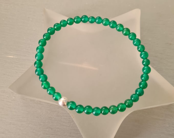 GREEN ONYX stretch Bracelet Sterling Silver or Gold Fill tiny bead Bracelet, small Beaded heart Chakra bracelet Green Onyx jewellery gift