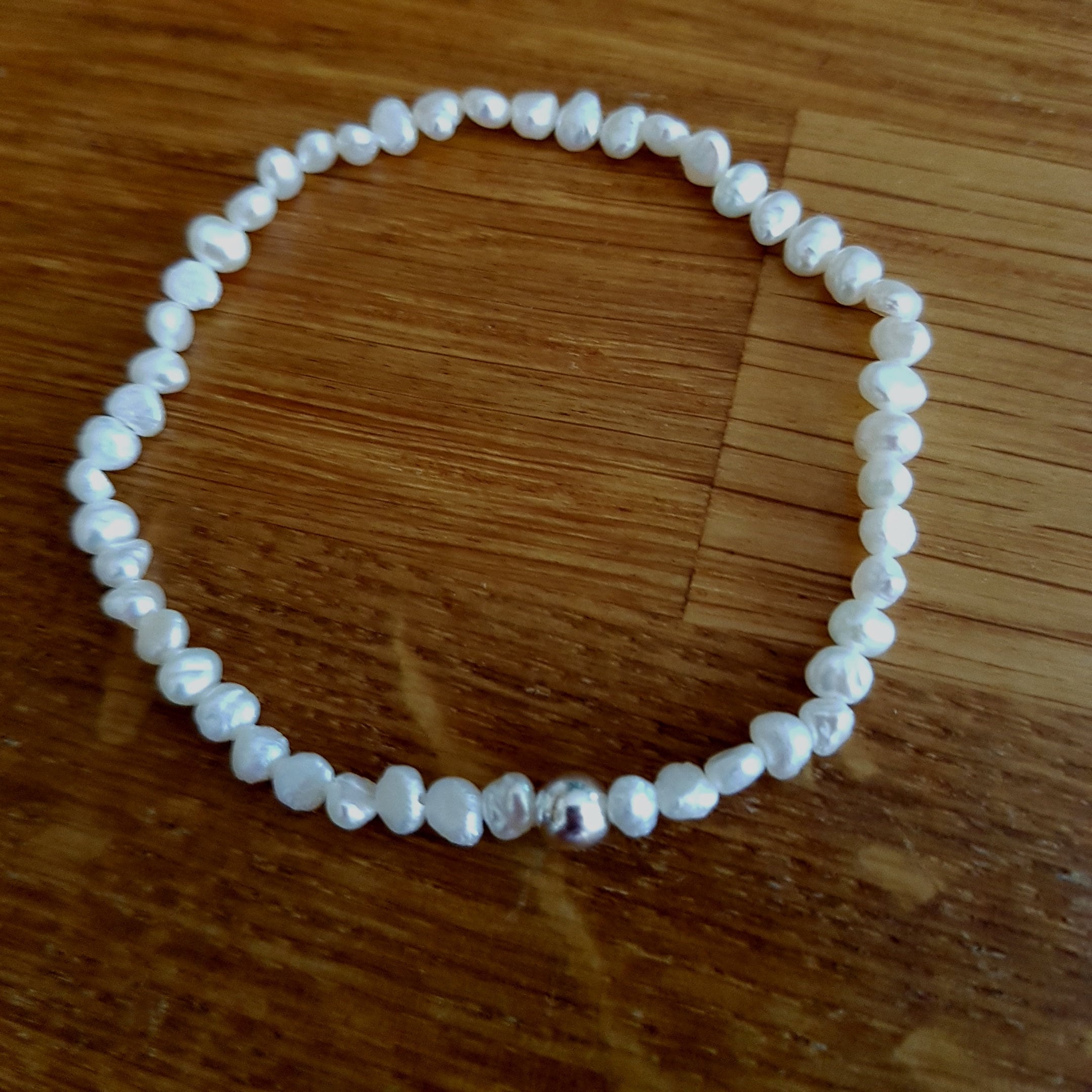 Sabine - Gold-Tone Bead and Freshwater Pearl Stretch Bracelet