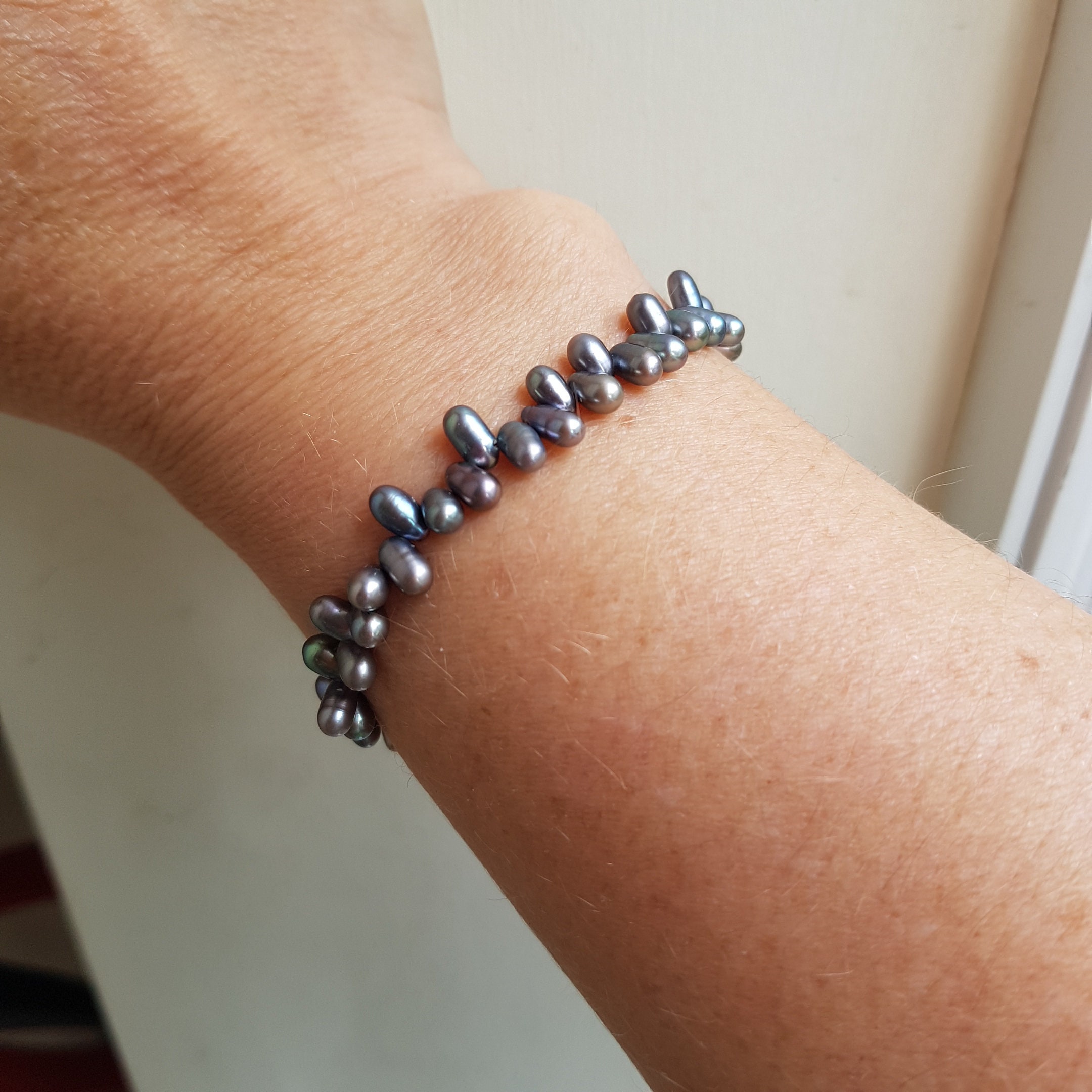 EE Beam Stretch Bracelet- Pearl with Black
