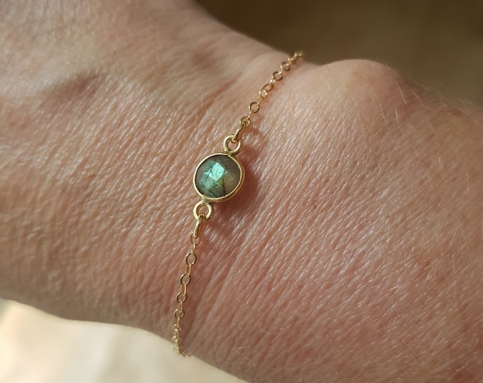 Labradorite bracelet 14K Gold Fill flashy tiny Labradorite gemstone bracelet healing Crystal minimal dainty stacking Chakra Jewellery gift