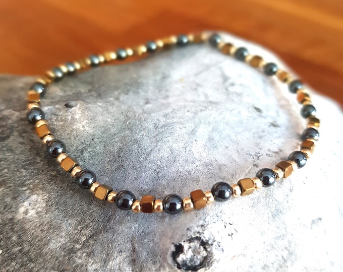 Black and Gold Hematite crystal stretch bracelet skinny tiny gemstone bead bracelet stacking jewellery unisex dainty beaded Jewelry gift