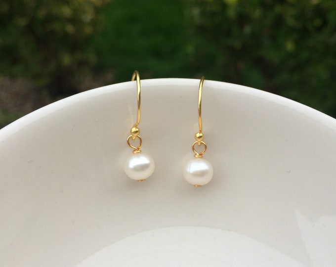 14K Gold Fill Small pearl drop earrings simple tiny 5mm AA Freshwater pearl earrings white pearl drop earrings bridal earrings gift for her