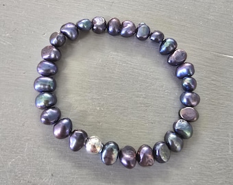 PEACOCK Black FRESHWATER Pearl STRETCH bracelet Sterling Silver or Gold 7mm Baroque pearl bracelet real June Birthstone jewellery gift