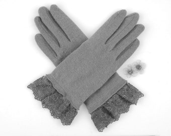 Touchscreen compatible winter gloves with lace trim, 80% wool blend. Extremely warm and luxurious handmade gloves.