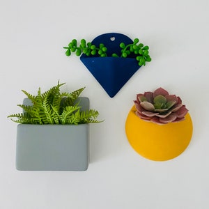 Geometric wall hanging planter. Ceramic planters. Modern Wall décor. Succulent Planter. Air Plant Holder.