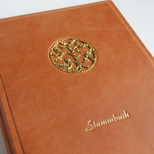 Stammbuch DIN A4 GOLDENE LEBENSBAUM aus cognacbraunem Leder mit goldenem Schriftzug