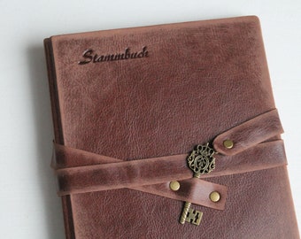 Family book DIN A5 VINTAGE KEY with crown made of nappa leather with 4 ring mechanism & transparent covers