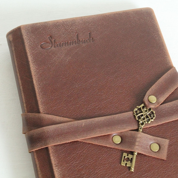 Stammbuch SCHLÜSSEL-VINTAGE aus Leder, Traditionell mit 6 Ring Mechanik ohne Klarsichthüllen