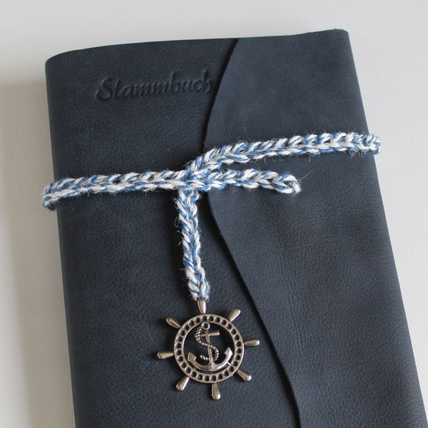 Stammbuch *Maritime* aus dunkel blauem Büffelleder, Traditionell mit 6 Ringmechanik ohne Klarsichthüllen, kein DIN A5